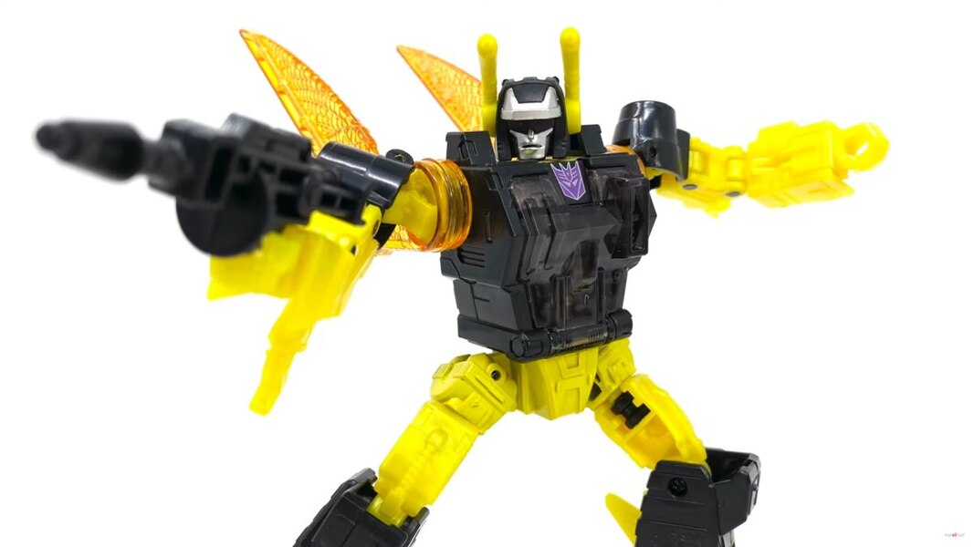 Transformers LEGACY Creatures Collide 4 Pack In Hand Image  (1 of 31)